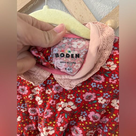 Mini Boden Lace Collar Jersey Dress Brilliant Red Festive Flower 4-5Y - Picture 5 of 7